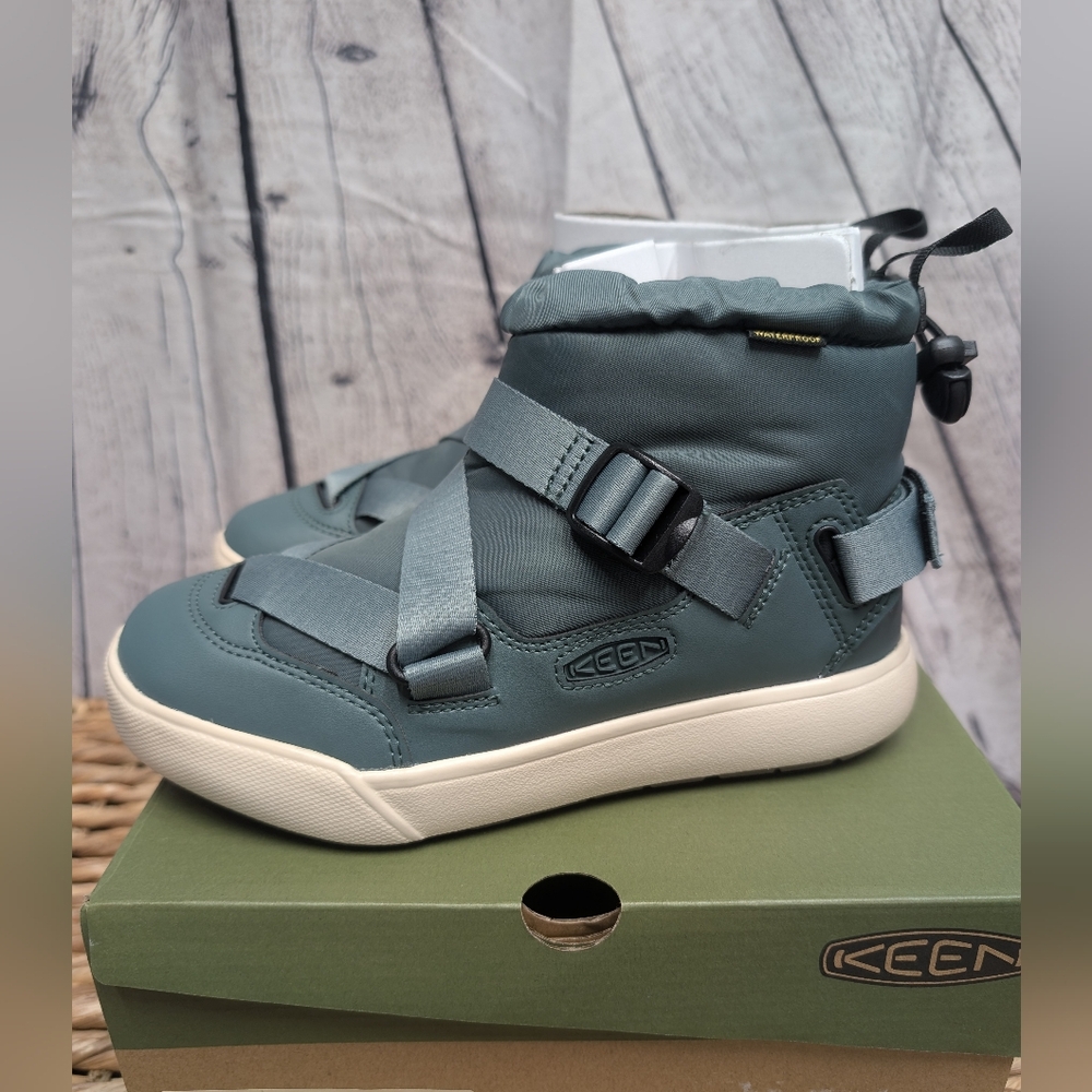 NIB Keen Hoodzerra Boots